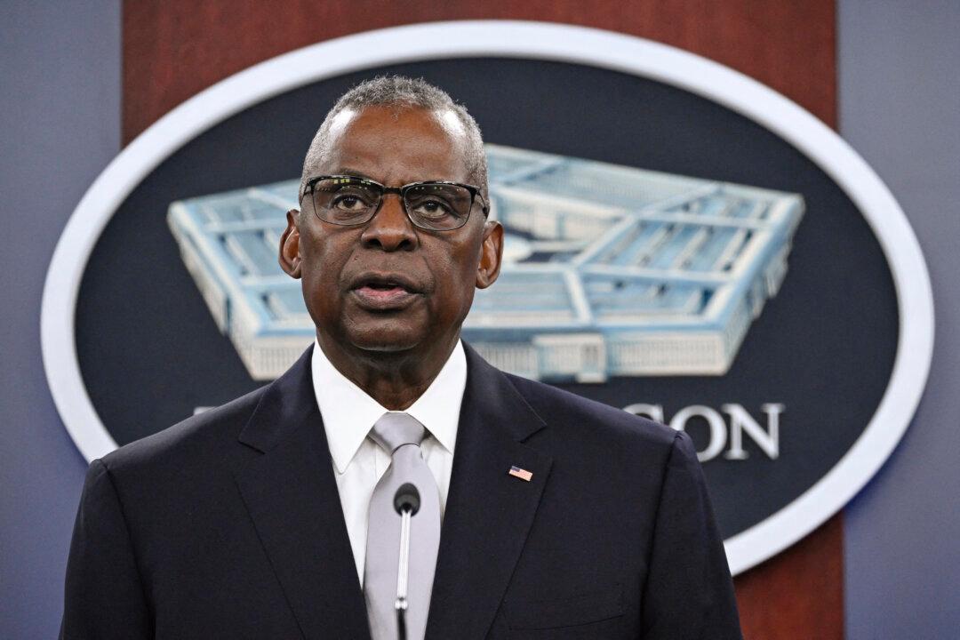 Pentagon Chief Tells Israeli Counterpart Hamas Must Be Held Accountable for Hostage Deaths