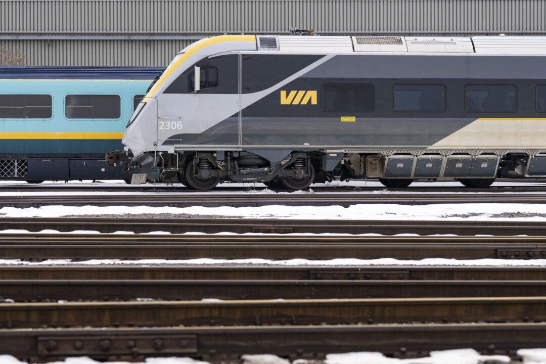 Canada’s Transport Minister to Meet With Via Rail After Passengers Stranded 10 Hours