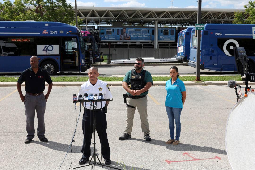 Police Say 4 People Fatally Shot on Chicago-Area Subway Train