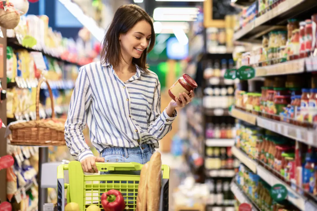 Retailers Seek Help as Sales Remain Flat in July