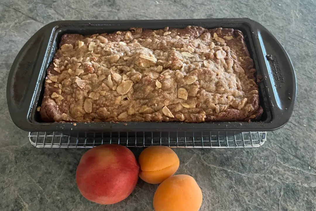 Almond Streusel Peach Snack Bread Is Delicious Any Time of Day